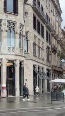 Barselona Barselona 'nın sokaklarında yağmurlu hava 11.27.2024 