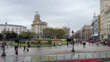 Barselona Barselona 'nın sokaklarında yağmurlu hava 11.27.2024 