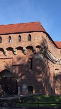 Ana Pazar Meydanı veya Rynek Glowny ile bir belediye binası, Sukiennice ve St. Marys Bazilika Kilisesi Krakow, Polonya 'da gün doğumunda. Sabah Krakow merkez meydanının hava görüntüsü. Eski şehir Krakow Kilisesi