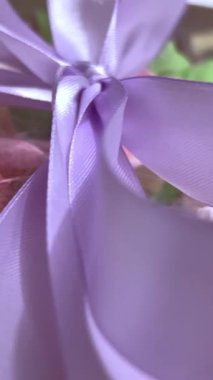 Bir buket marşmelov, yenilebilir lale çiçekleri. Orijinal tatlı bir hediye. Yüksek kalite 4k görüntü