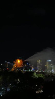 Da Nang, Vietnam Ejderha Köprüsü Da Nang 'daki Han Nehri üzerinde.,