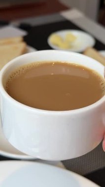 İki yemek seçimi açık büfe restoran oteli için reçelli kahve. Yüksek kalite 4k görüntü