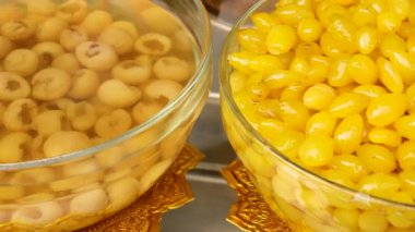 Asya 'daki kırmızı yeşil yeşil toplar çok lezzetli yerler. Yüksek kalite 4k görüntü