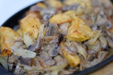 Ahşap masada mantar çorbası. Yüksek kalite fotoğraf