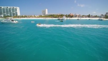 Karayip Denizi Cancun, Meksika 'da bir teknenin hava görüntüsü. 