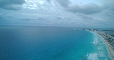 Karayip denizinin havadan görünüşü, Cancun, Meksika
