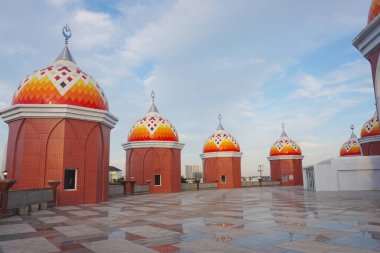 99. kubbe camii Makkassar Endonezya 'nın fotoğrafı.