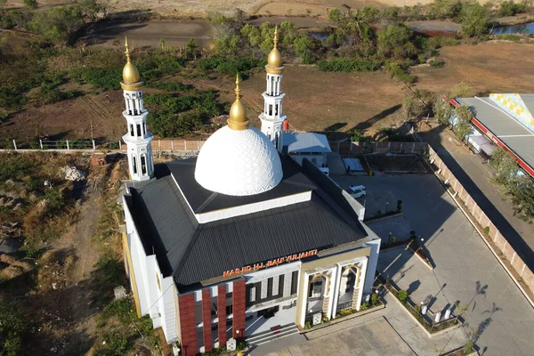 Lüks Sanatsal Cami 'nin üzerindeki manzara lüksün büyüleyici bir kombinasyonu.