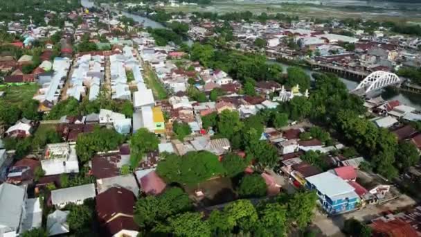 午後に見られるインドネシアのパングラシュの街の景色 — ストック動画