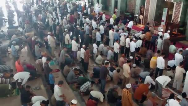Конгрегаційні Ятничні Молитви Мечеті Аль Марказ Вид Зверху — стокове відео
