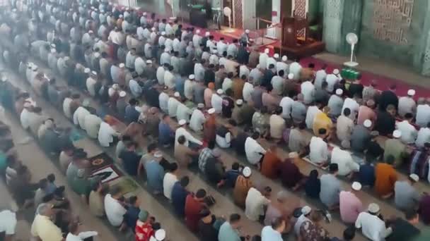 Конгрегаційні Ятничні Молитви Мечеті Аль Марказ Вид Зверху — стокове відео