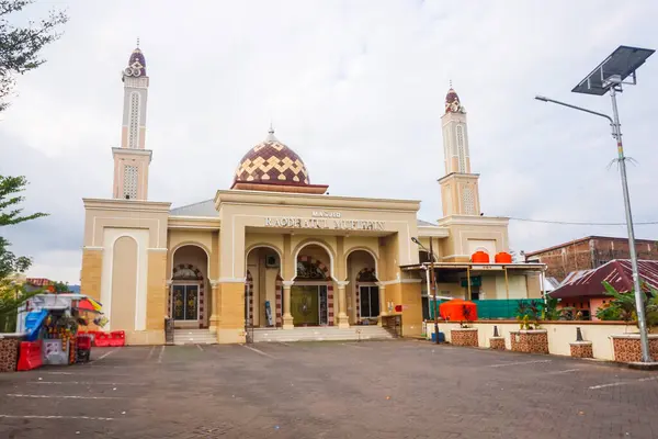 Raudhatul Muflihin Modern Tasarım Camii, Pangkep Şehri