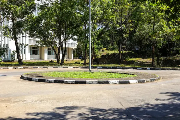 Gündüzleri temiz yollar ve manzaralar