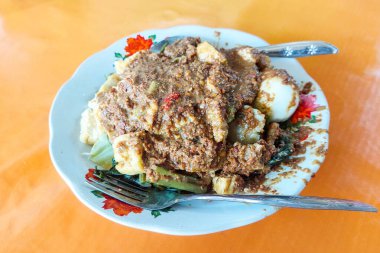 Bir Tabakta Endonezya Yemeği Gado-Gado