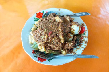 Bir Tabakta Endonezya Yemeği Gado-Gado