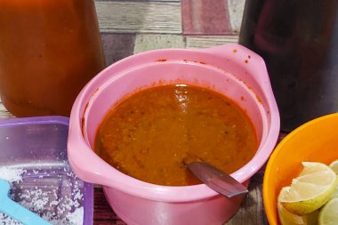 Endonezya Sambel ve sıkılmış portakal