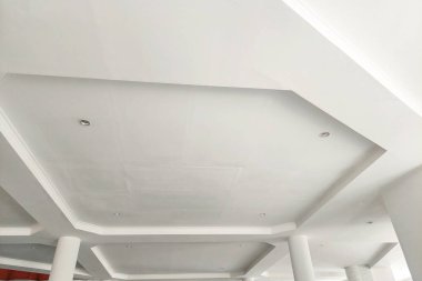 Beyaz oda gökyüzü arka plan için uygundur