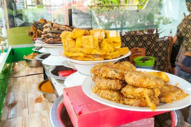 Padang Restoranı 'nda garnitür hazır.