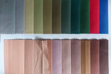 Dergi biçiminde Kumaş Rengi Kataloğu