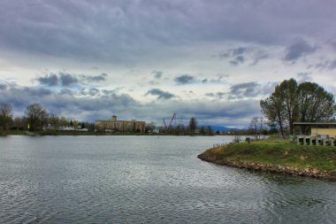 Rhein nehrinin güzel manzarası: perspektifte arka plan