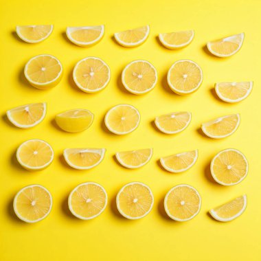 Renkli arkaplanda taze limon