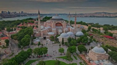 İstanbul şehrinin hava manzarası, hindi