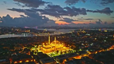 İstanbul şehrinin hava manzarası, hindi