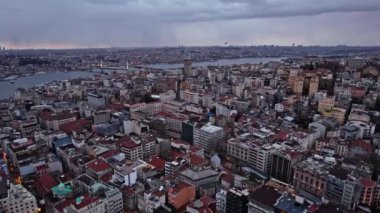 İstanbul şehrinin hava manzarası, hindi