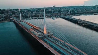 İstanbul şehrinin hava manzarası, hindi