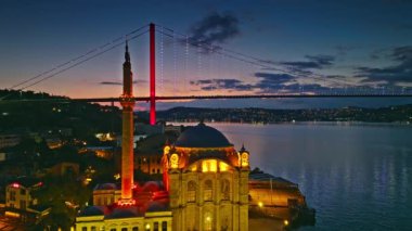 İstanbul şehrinin hava manzarası, hindi