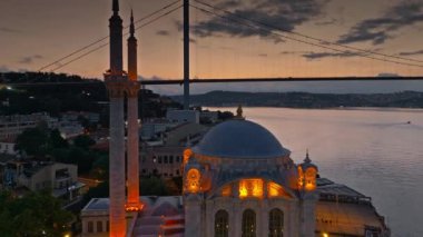İstanbul şehrinin hava manzarası, hindi