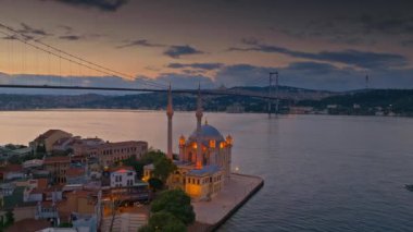 İstanbul şehrinin hava manzarası, hindi