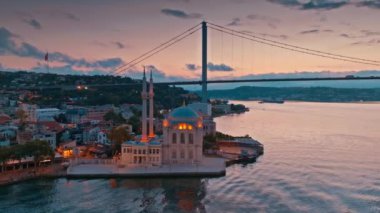 İstanbul şehrinin hava manzarası, hindi