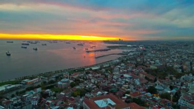 İstanbul şehrinin hava manzarası, hindi