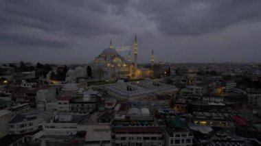 İstanbul şehrinin hava manzarası, hindi