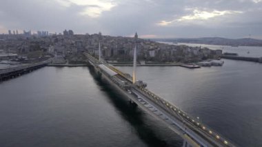 İstanbul şehrinin hava manzarası, hindi