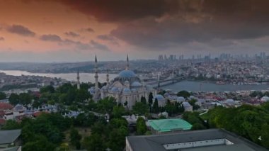 İstanbul şehrinin hava manzarası, hindi