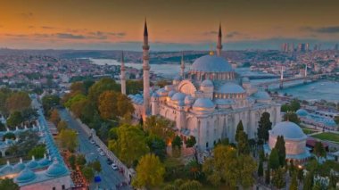 İstanbul şehrinin hava manzarası, hindi