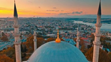 İstanbul şehrinin hava manzarası, hindi