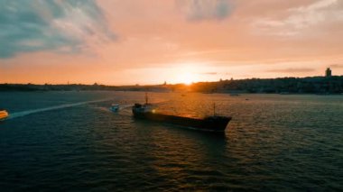 İstanbul şehrinin hava manzarası, hindi