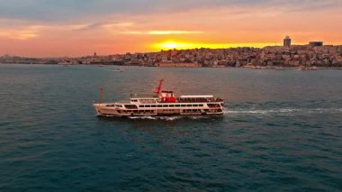 İstanbul şehrinin hava manzarası, hindi