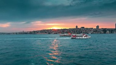 İstanbul şehrinin hava manzarası, hindi