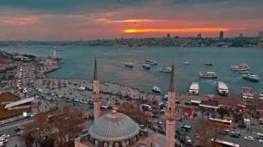 İstanbul şehrinin hava manzarası, hindi