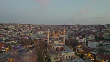 İstanbul şehrinin hava manzarası, hindi