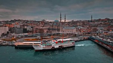 İstanbul şehrinin hava manzarası, hindi
