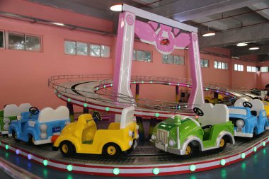 Pembe ve beyaz atlıkarıncalı pembe ve beyaz atlı karınca pembe ve beyaz atlıkarıncalı pembe ve beyaz atlı karınca.