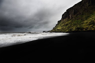 İzlanda 'nın mistik manzarası, lav plajı, Vik y Myrdal