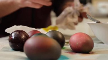 Çoklu Renkli Paskalya Yumurtaları videosu. Yüksek kalite 4k görüntü