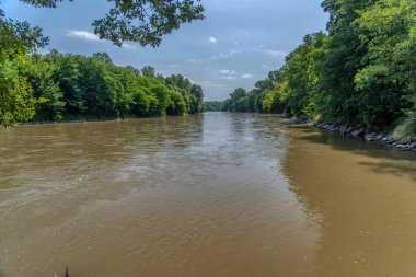 Mura Nehri (Mur) - Slovenya ile Avusturya arasında Slovenya 'da.