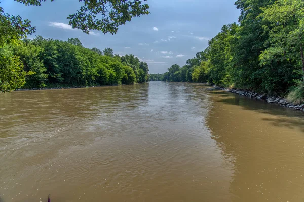 Mura Nehri (Mur) - Slovenya ile Avusturya arasında Slovenya 'da.